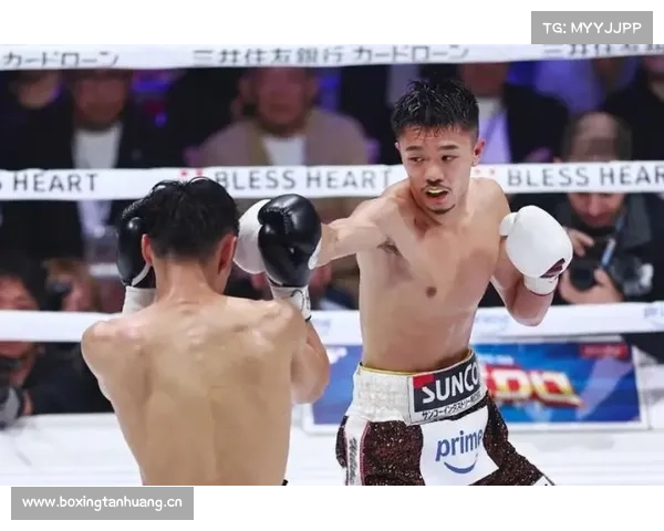 武林风中外对抗赛 王鹏飞重拳击倒泰国拳王实现惊人TKO胜利 武林风中外对抗赛 王鹏飞重拳击倒泰国拳王实现惊人TKO胜利